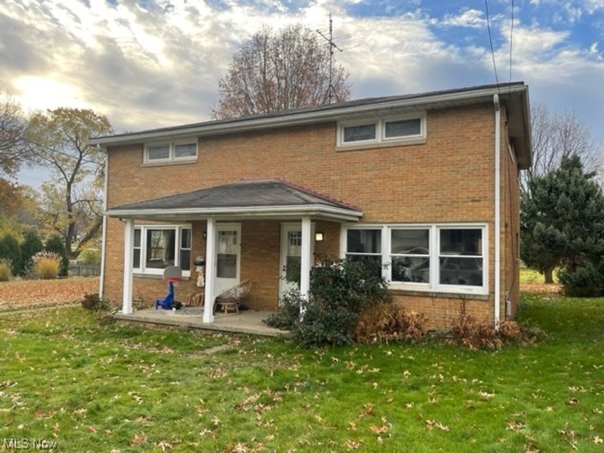 Car Garage. Fenced in back yard. Tenant will need to provide the appliances. $60 application fee, 600 or above credit score required to qualify.