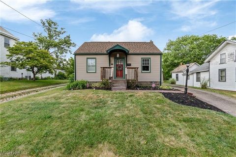 Homes For Sale - 3130 Lincoln Way<br/> Stark County, Massillon, OH 44647