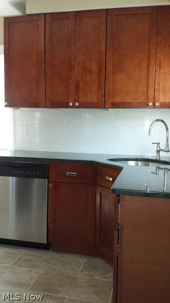 May-Fields On Belvoir Blvd Sub - Residential