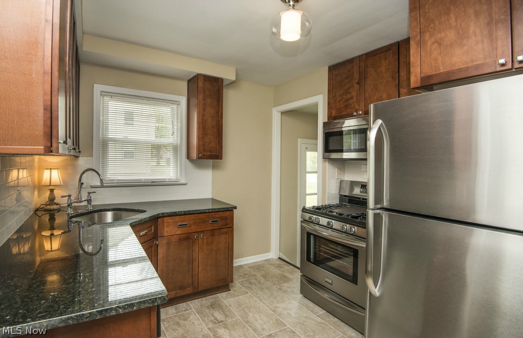 May-Fields On Belvoir Blvd Sub - Residential