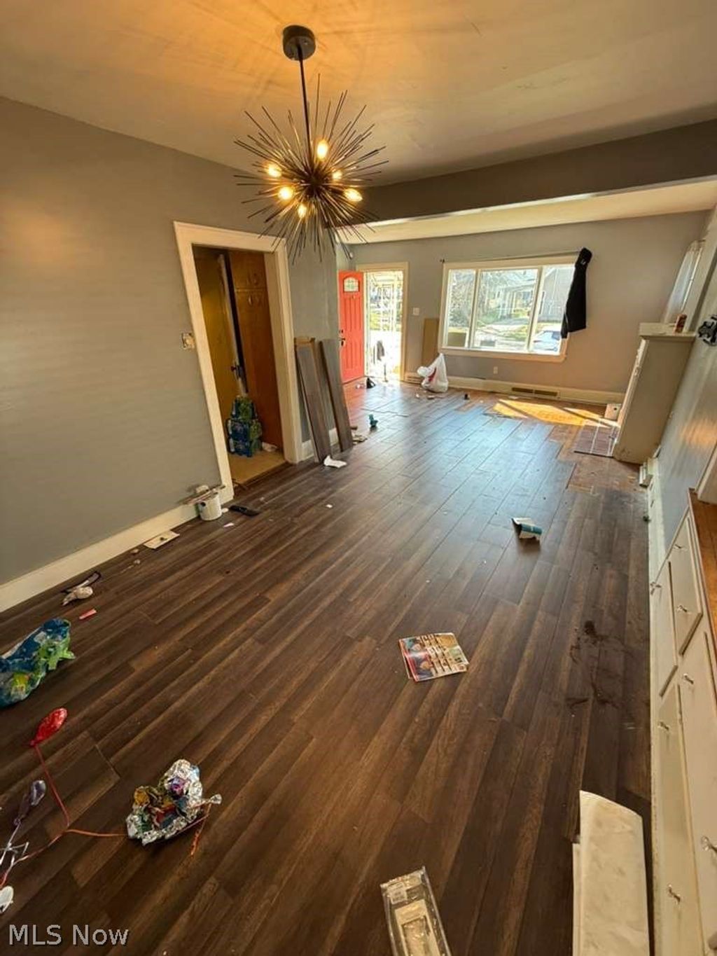 Photo of 521 E Archwood Avenue, Akron, OH 44301 (MLS # 5198630)