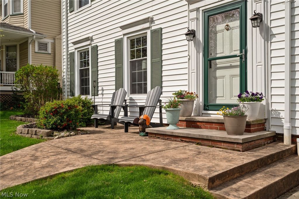 Photo of 1446 Elbur Avenue, Lakewood, OH 44107 (MLS # 5197910)