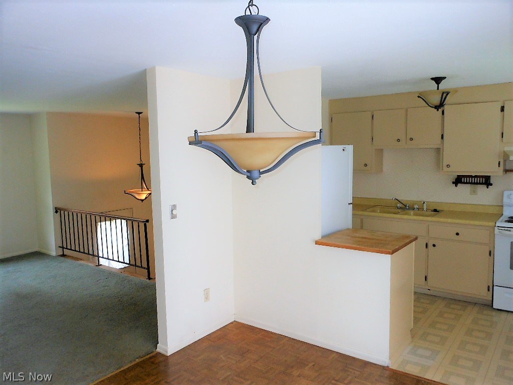 Broken Fence Estate #3 - Residential