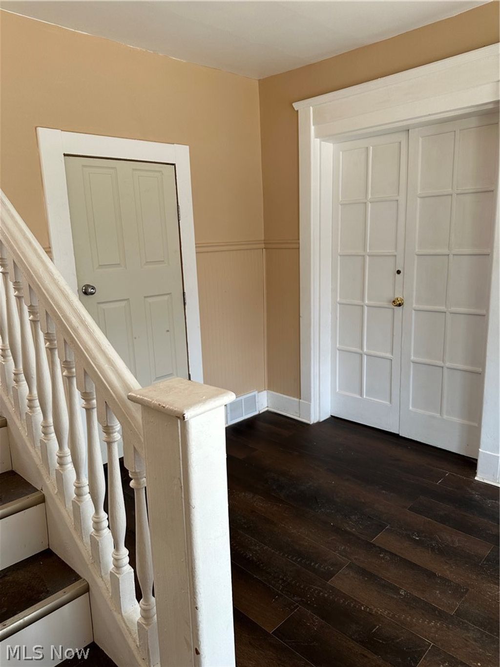 Photo of 1418 Wyandotte Avenue, Lakewood, OH 44107 (MLS # 5198946)