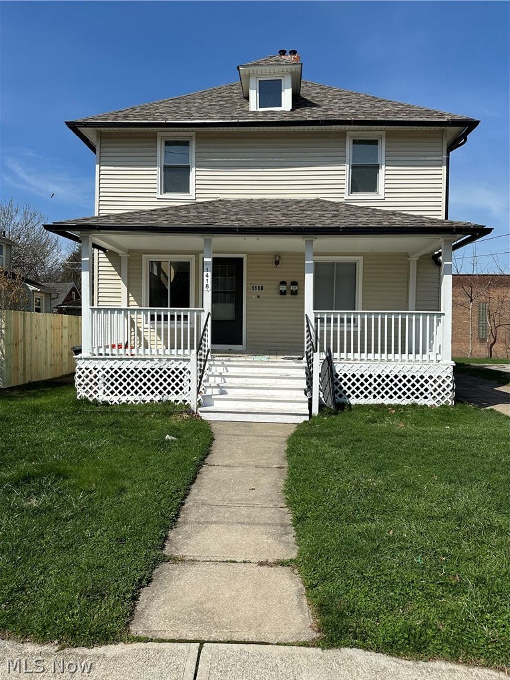 Photo of 1418 Wyandotte Avenue, Lakewood, OH 44107 (MLS # 5198946)