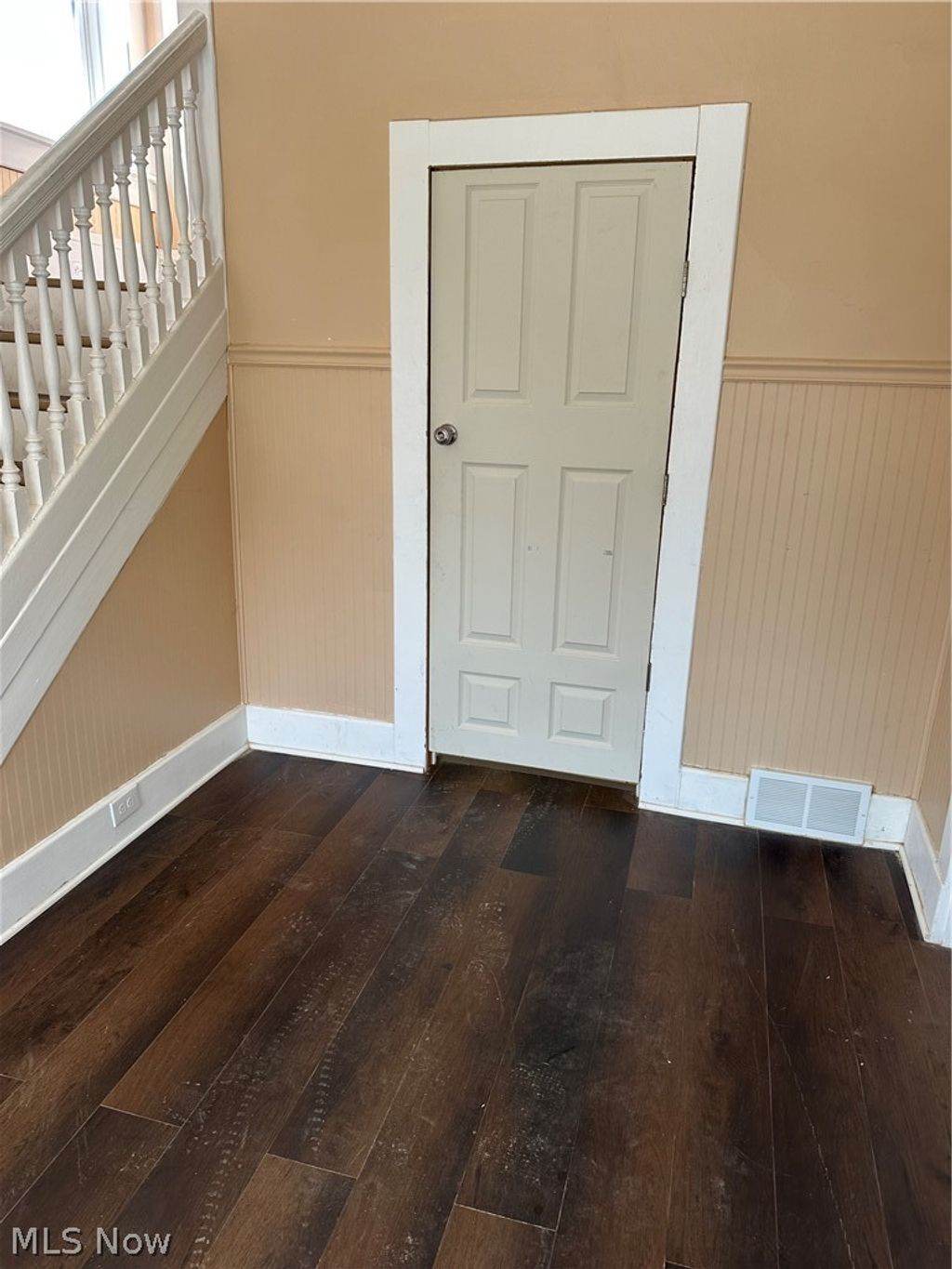 Photo of 1418 Wyandotte Avenue, Lakewood, OH 44107 (MLS # 5198946)