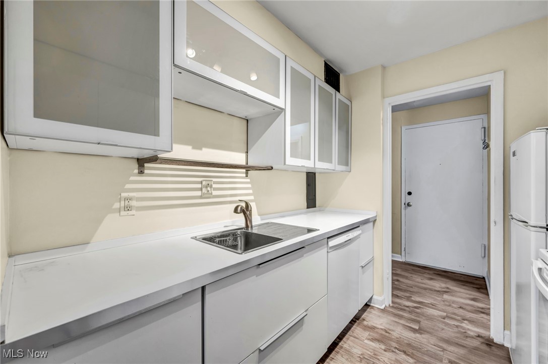 Lake House Condo - Residential Lease