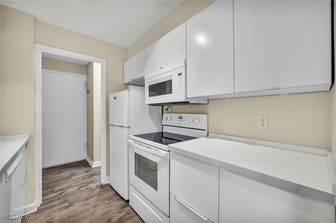 Lake House Condo - Residential Lease