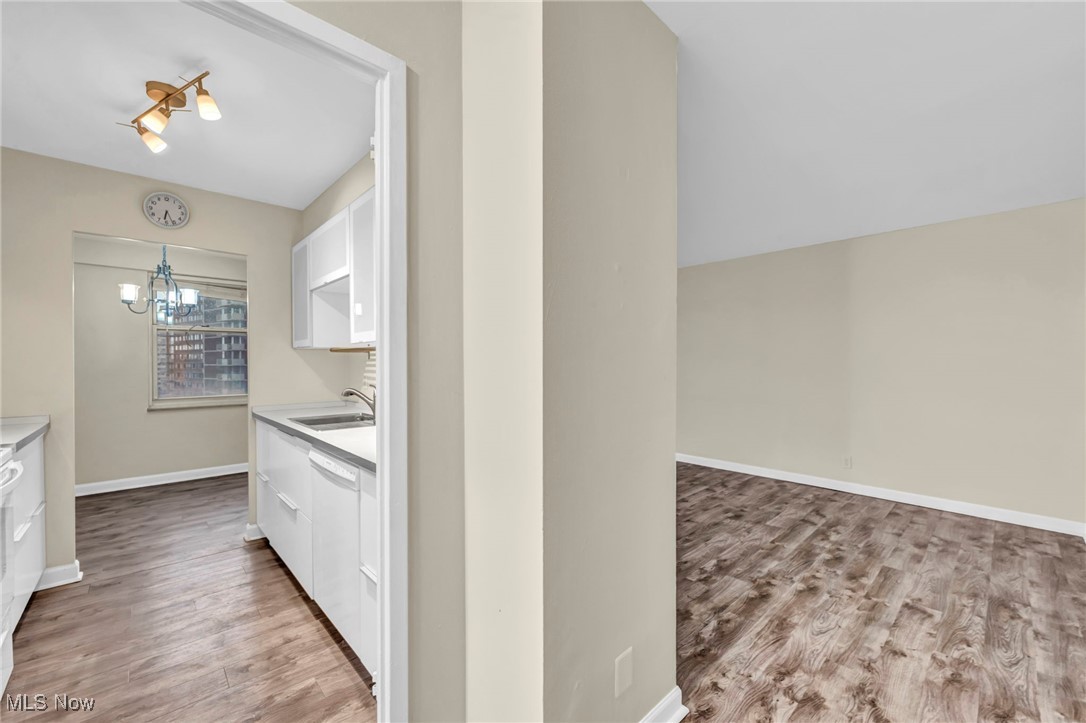 Lake House Condo - Residential Lease