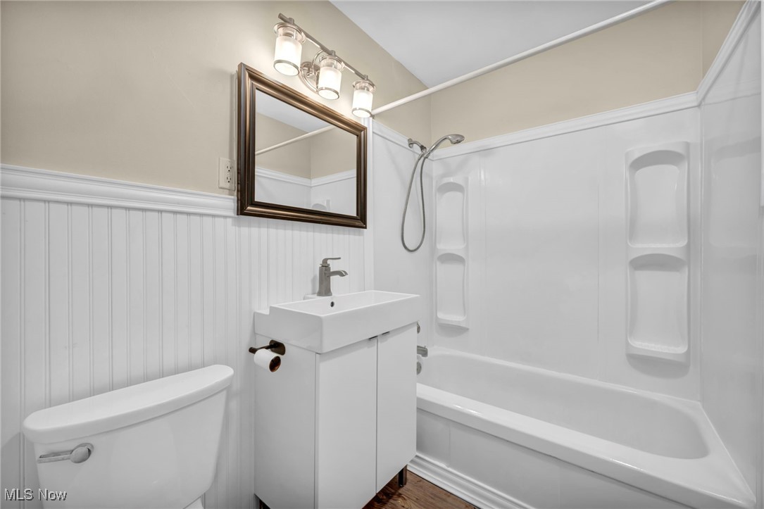 Lake House Condo - Residential Lease