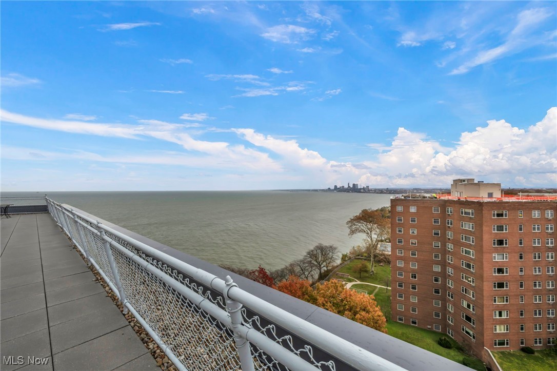 Lake House Condo - Residential Lease