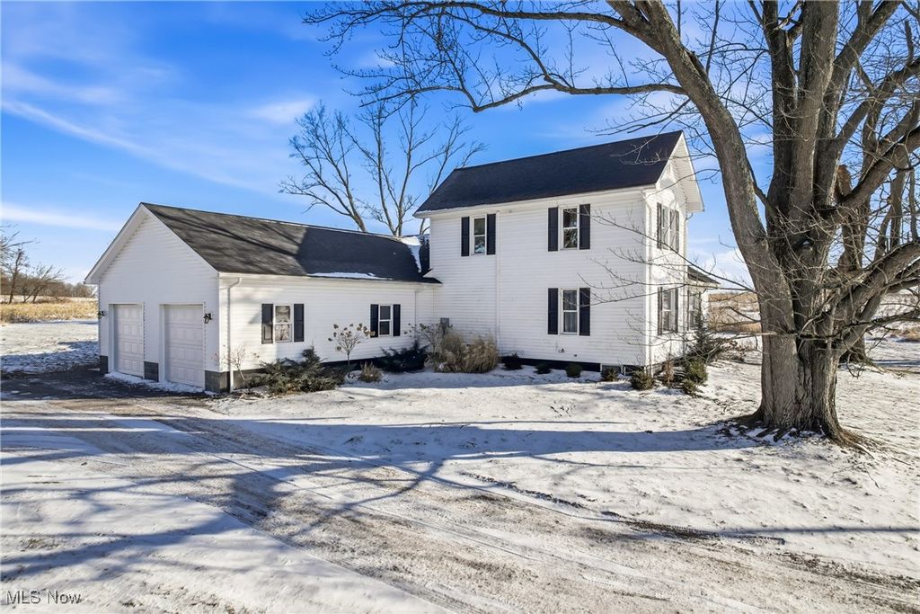 Photo of 5570 W Garfield Road, Salem, OH 44460 (MLS # 5183189)