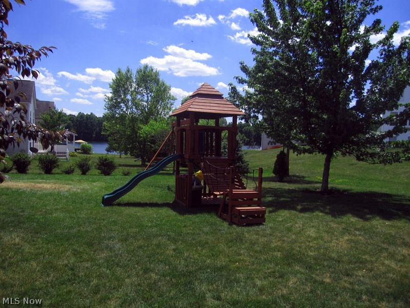 Lakeside Courts - Residential