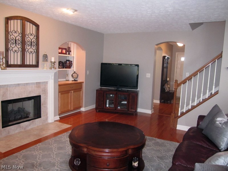 Lakeside Courts - Residential