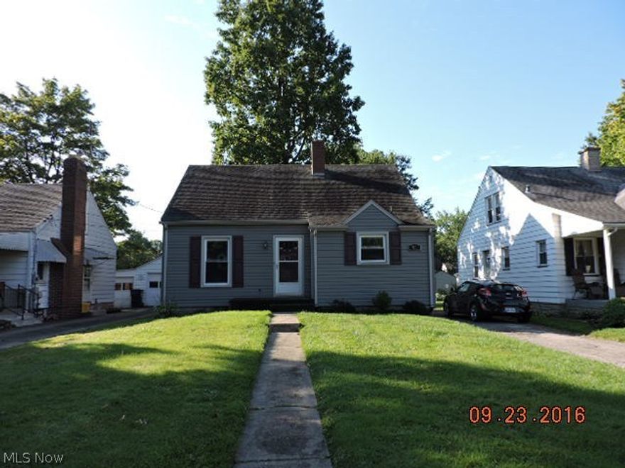 This vinyl sided cape offers a traditional 1.5 story floor plan. Spacious kitchen with eat in area, living room with hardwood floors, full bath and two bedrooms on first floor. Large third bedroom with bonus half bath on 2nd floor. Unfinished basement with laundry area. Easy access to all the conveniences that Boardman Township has to offer. Excellent home for just starting out or even those downsizing.