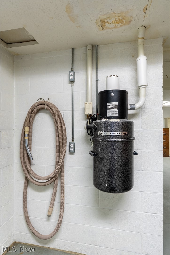 Woodbury Condo - Residential