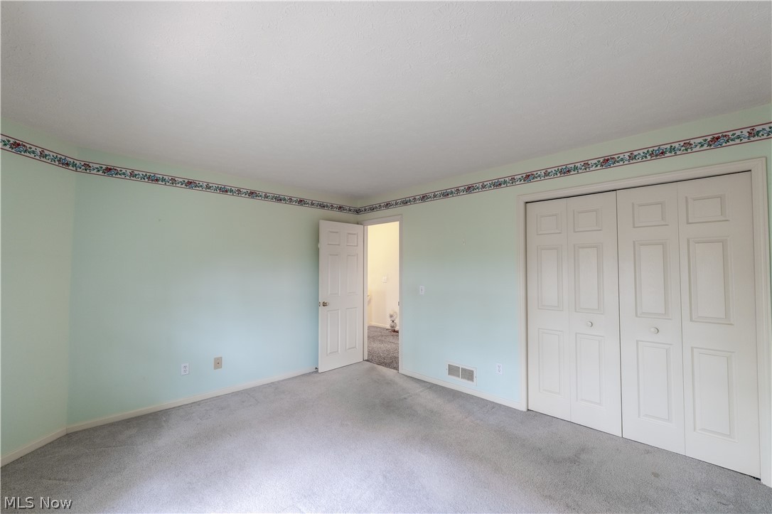 Woodbury Condo - Residential