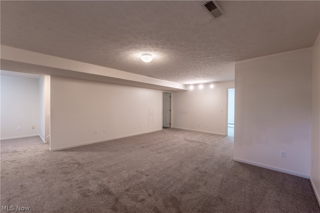 Woodbury Condo - Residential