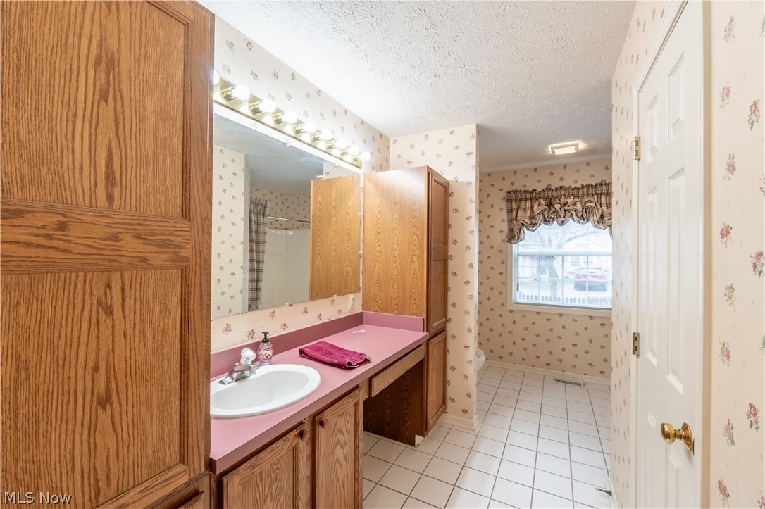 Woodbury Condo - Residential