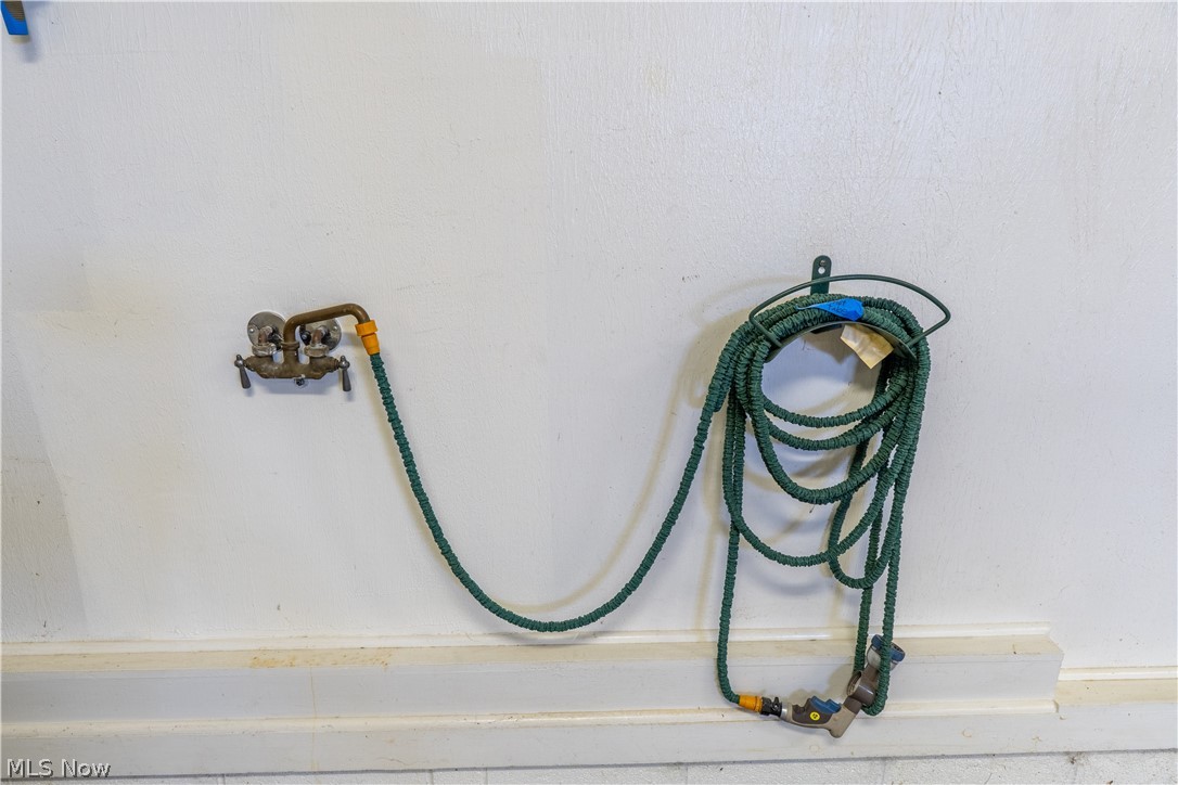 Woodbury Condo - Residential