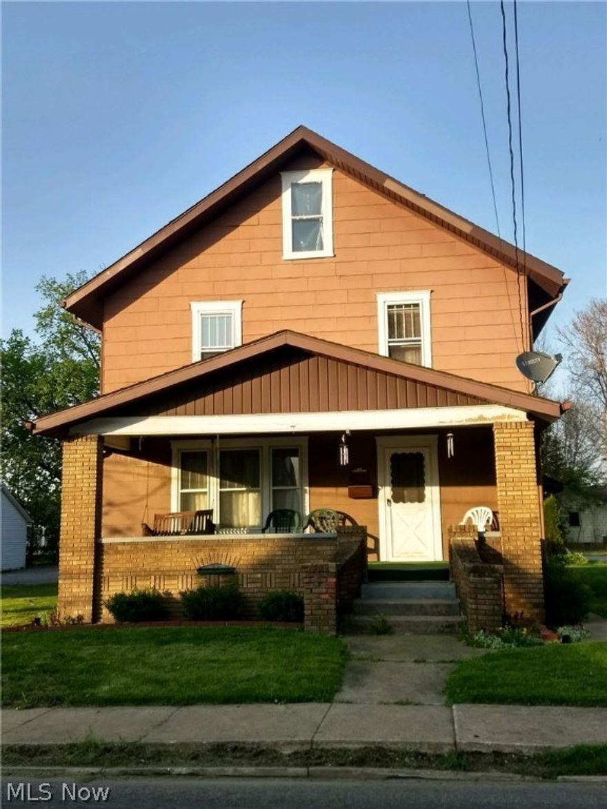 Solid two story home in need of some  updating but will make a great family home  for a small investment and a little effort.  This well built home has a lot to offer........large rooms, original woodwork, nice open stairway overlooking  large foyer, nice front porch, back yard has plenty of room for garden or kids, near the Bi Centennial Park.  A great home for the buyer on a limited budget or for the investor looking rental properties or a home to flip.  Don't miss this gem in the rough.