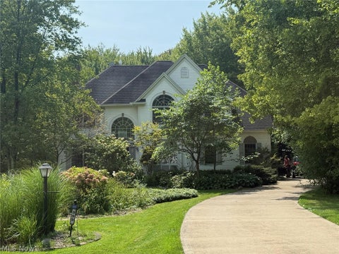 Homes For Sale - 999 Whisperwood Lane<br/> Aurora, OH 44202