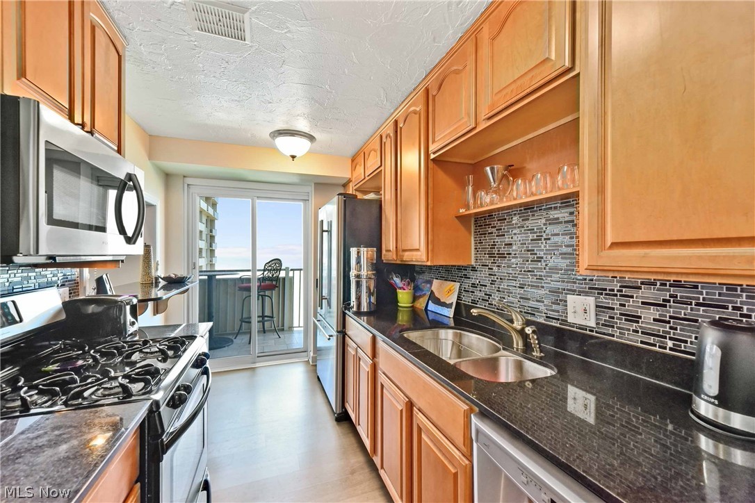 The Carlyle - Residential