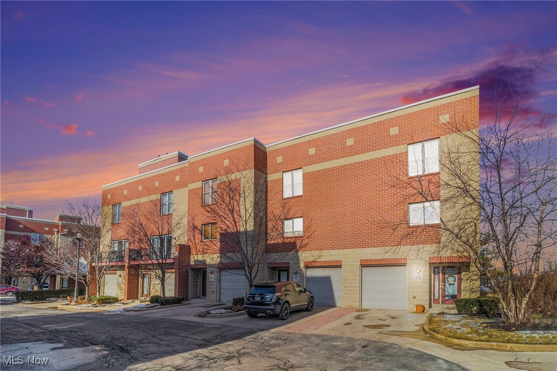 145 S Saint Clair Street, Toledo, Ohio image 1