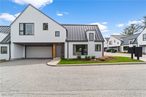 2414 Richmond Road Beachwood OH 44122