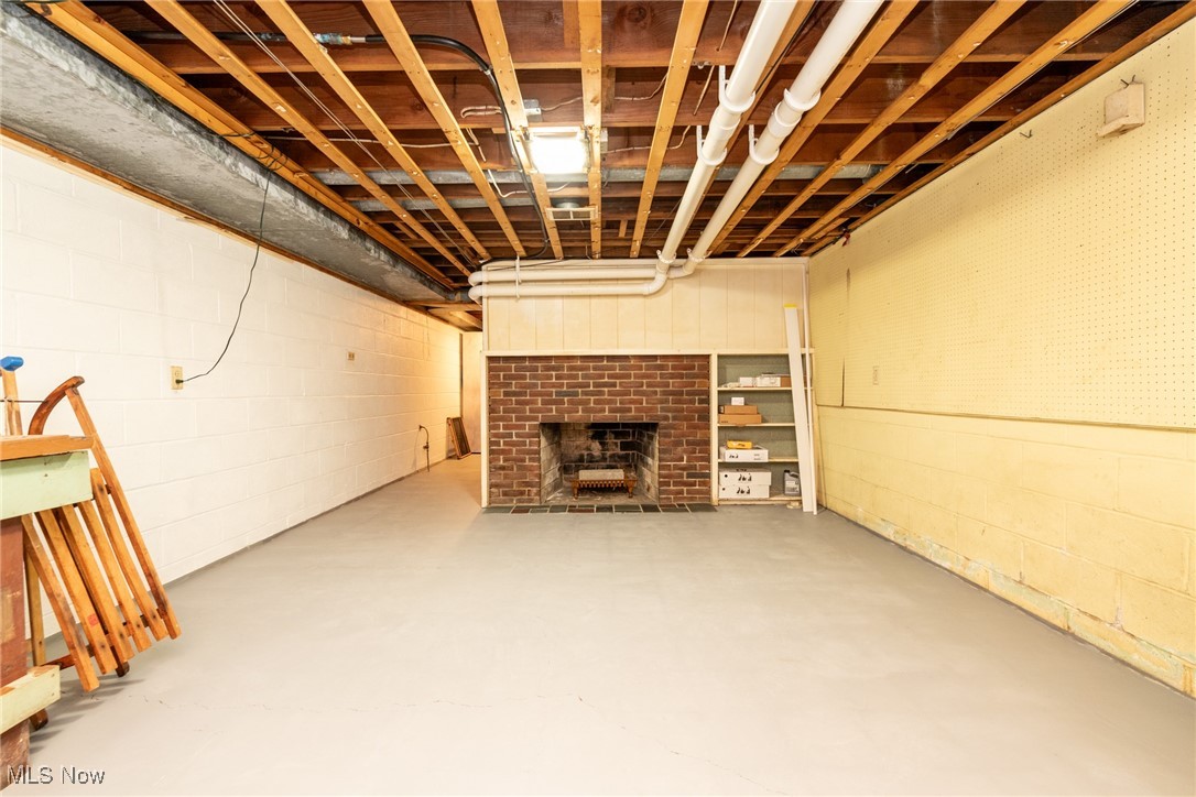 Moreland Hills - Residential