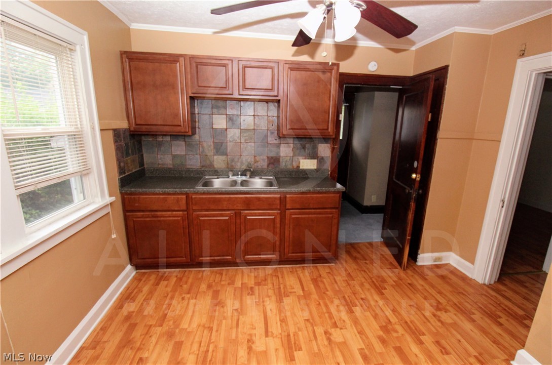 Denison Realty Cos Glenbrook - Residential Lease