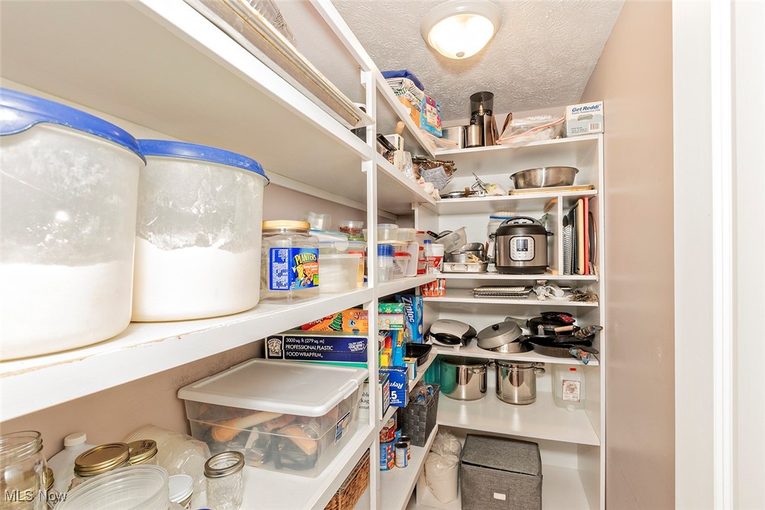 Mentor, Ohio 44060, United States, 4 Bedrooms Bedrooms, ,3 BathroomsBathrooms,Residential,Active,217813