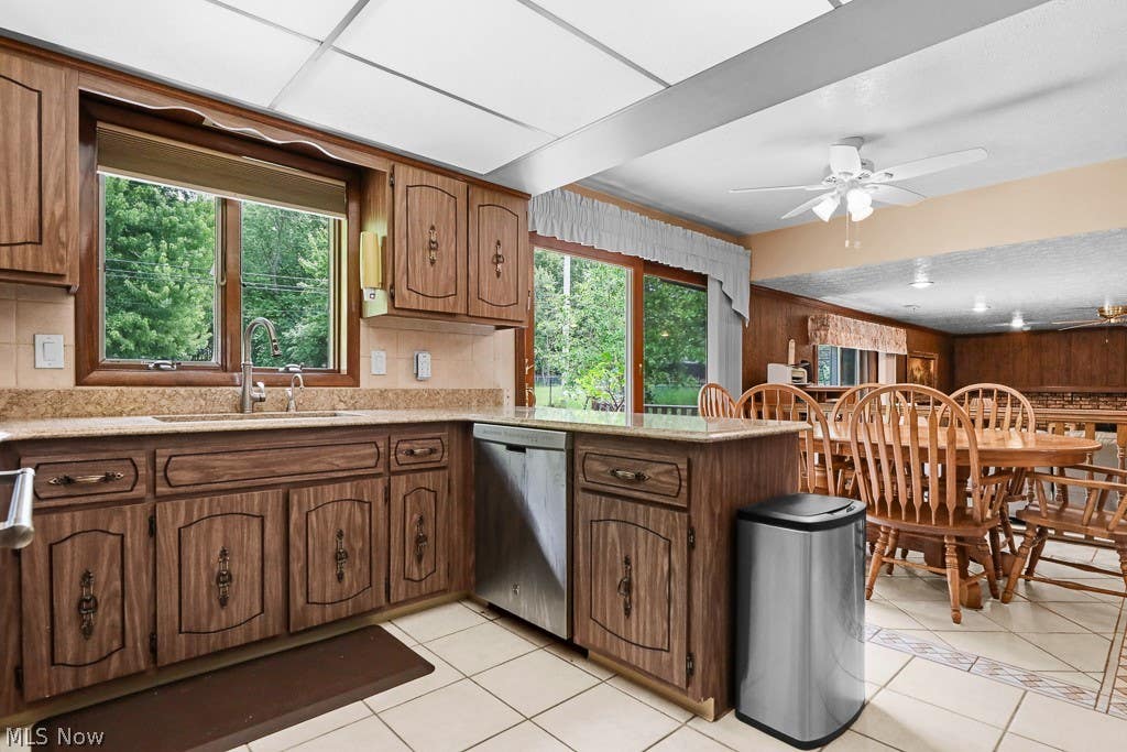 Photo of 7075 Big Creek Parkway, Middleburg Heights, OH 44130 (MLS # 5217822)
