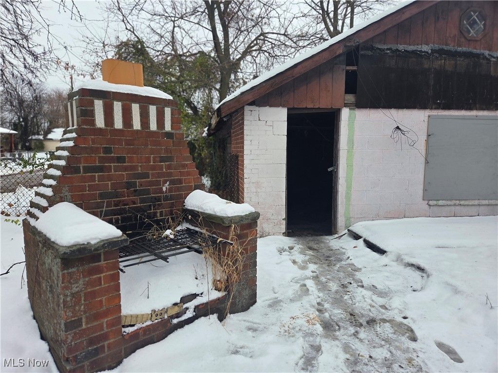 Photo of 2371 E 79th Street, Cleveland, OH 44104 (MLS # 5178605)