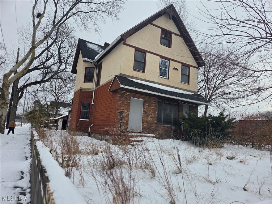 Great investment option with lots of potential. Welcome to this spacious home, which can be used as huge single family home or keep it as to 2 unit property. This house has a few extra smaller rooms which can be used as small bedrooms or nice walk-in closets. Selling AS- IS. Bring your creativity and make it your own!