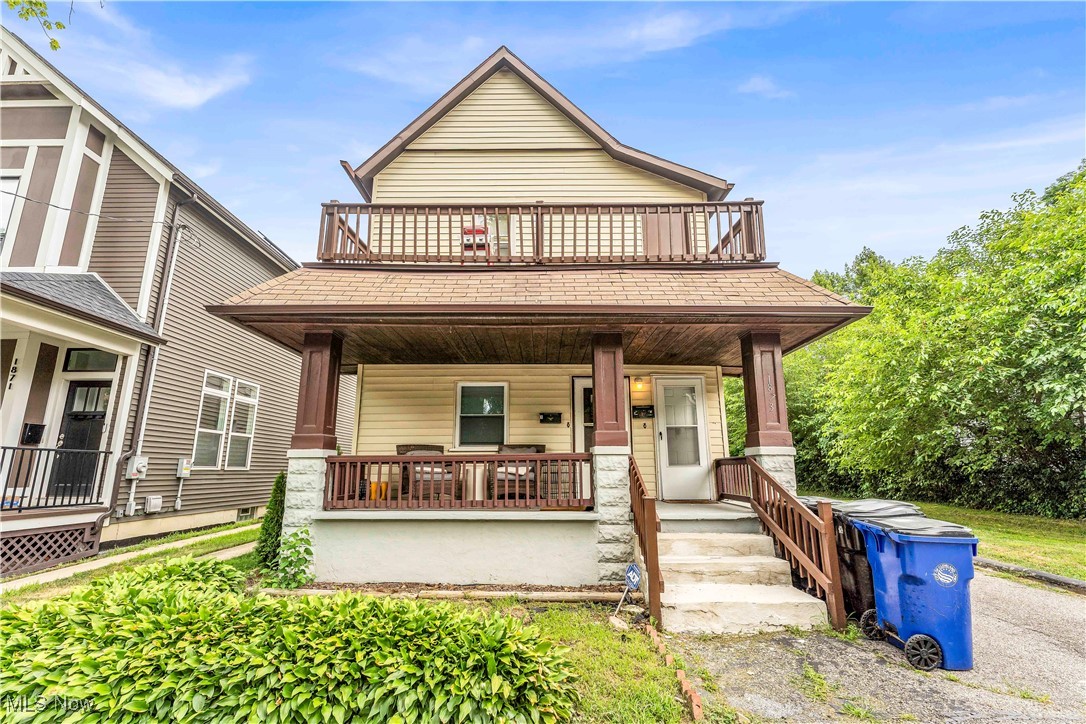1873 W 47th St | Apt 4 UP REAR, Cleveland - Spacious 2 bed 1 bath multi-family home! //
$ 945 rent / $ 945 deposit //
$55 application fee per adult //
1-2 pets OK in this unit. After application pre-approval, a PetScreening is required for any animals to proceed with one of our properties; a PetScreening affidavit is still required if you have no pets. (Some breed restrictions apply per HUD guidelines). //
NO SMOKING //
1 time $169 non-refundable set up fee paid at lease signing //
$35/month required resident benefit package; can include personal property/liability insurance for an additional $10/month for $45/month total. //
After application Pre-Approval 1 applicant per household application is required to fill out a PetScreening application, before being about to proceed with placing a Reservation Fee for one of our properties. You will receive a pre-approval for your application and in order to proceed, the PetScreening is required. Even if you have NO pets - this application must be filled out. One time, non-refundable pet fee of $250-600 per animal applies to all pets & must be paid before or when you pay your first month rent. (No fee for qualified assistance animals). //
Our application is processed through secure site: Findigs, and they require ID and income verification. Without this, your application will not be processed. They offer 24/7 chat support on their application directly if you have any questions. //
BEDROOMS: 2 //
BATHROOMS: 1 //
APPLIANCES PROVIDED: Fridge, stove, and dishwasher //
UTILITIES / RESIDENT RESPONSIBILITY: Resident pays gas and electric and is responsible for snow removal. //
Serious inquiries only.