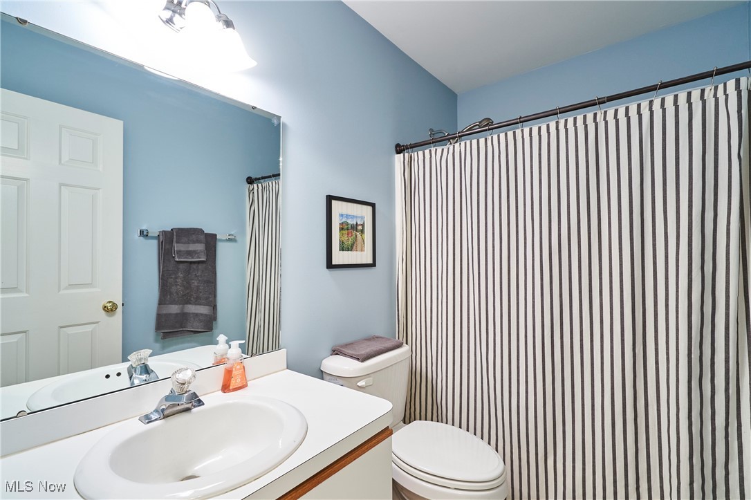 721 Pebblecreek Drive, Akron, Ohio image 20