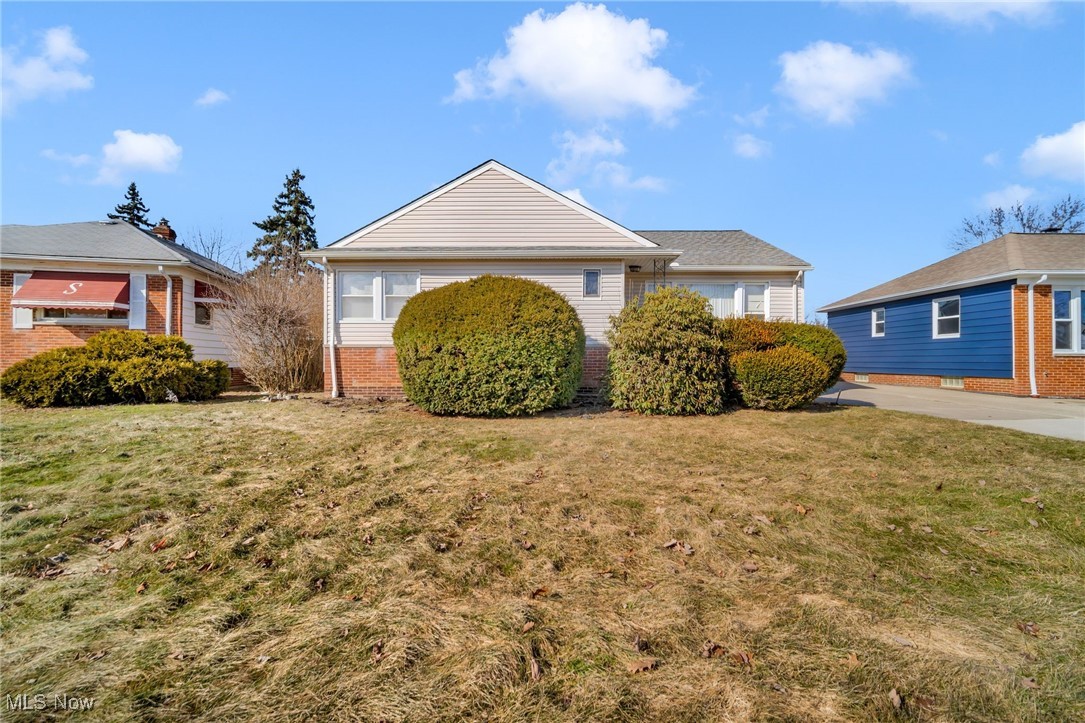 20673 Centuryway Road, Maple Heights, Ohio image 2