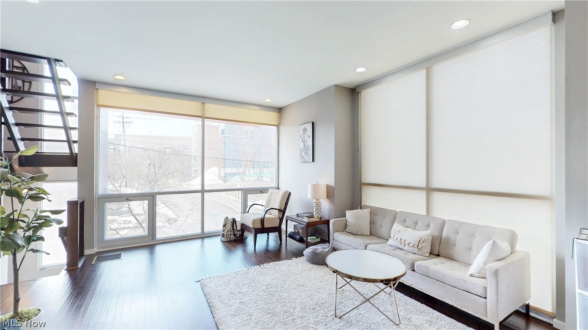 Circle 118 - Residential