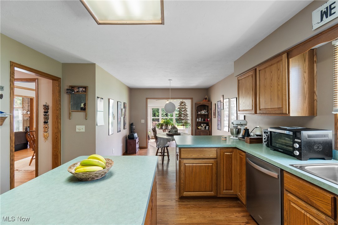 105 Barkwood Drive, Wadsworth, Ohio image 8