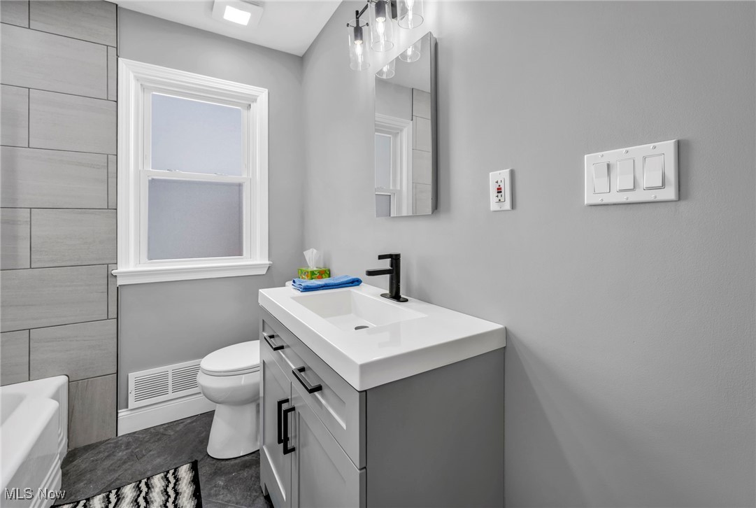 3110 Marmore Avenue, Parma, Ohio image 32
