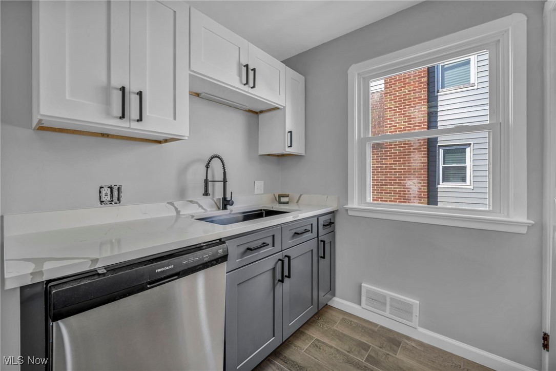 3110 Marmore Avenue, Parma, Ohio image 19