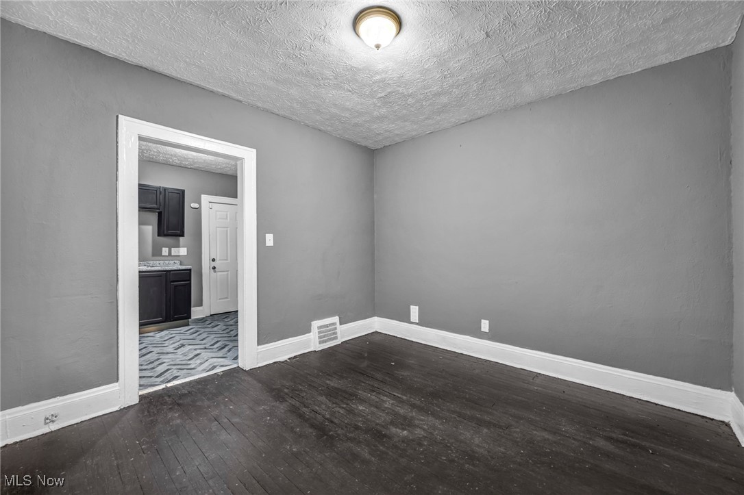 H Ibele & J M Pettibones - Residential Income