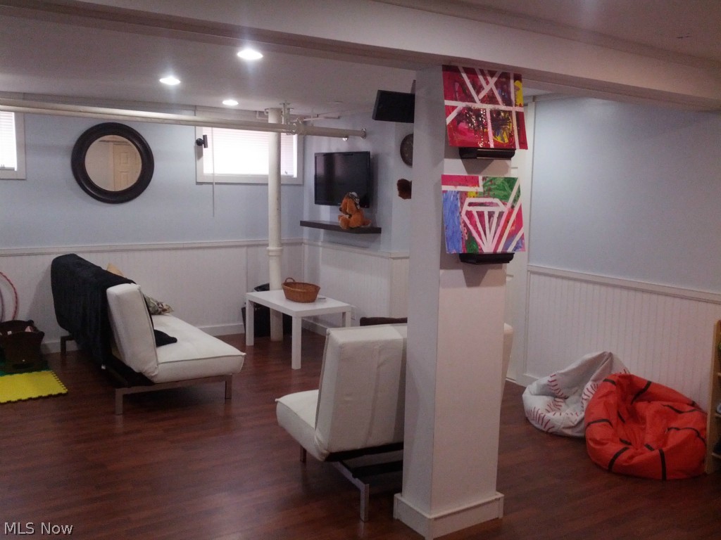 Genck Realty Cos - Residential