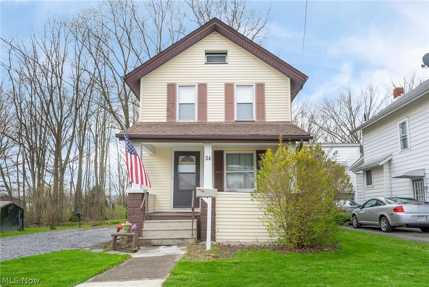 You will love this super cute two bedroom, 2 bath home. Move in ready home, perfect for a small family...wonderful starter home! Some fresh paint inside and out. Carpets have been cleaned. New vinyl flooring in kitchen. New furnace in 2019. A home warranty is being provided for buyer peace of mind!! Very close to Newton Falls park and walking trail.