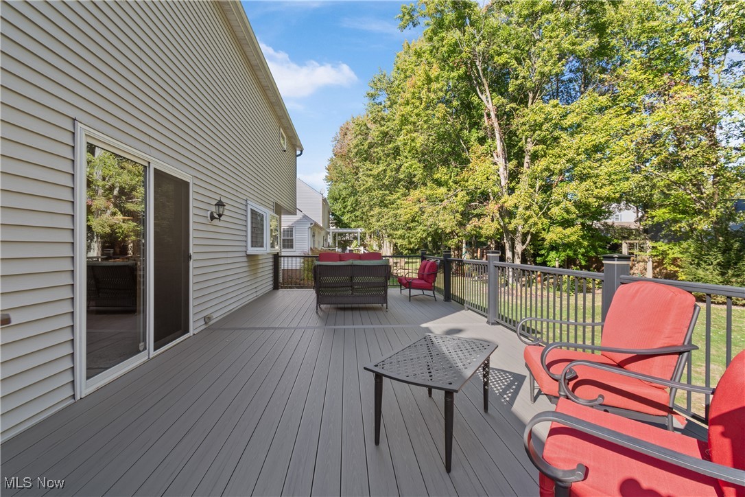 Laurelwoods - Residential