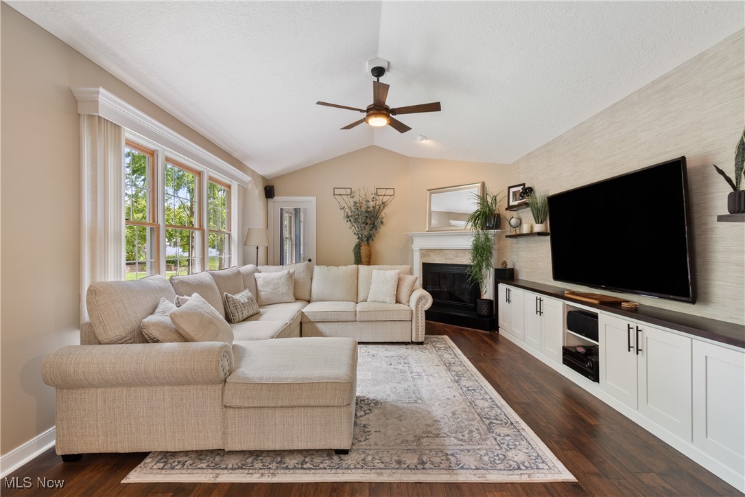 Laurelwoods - Residential