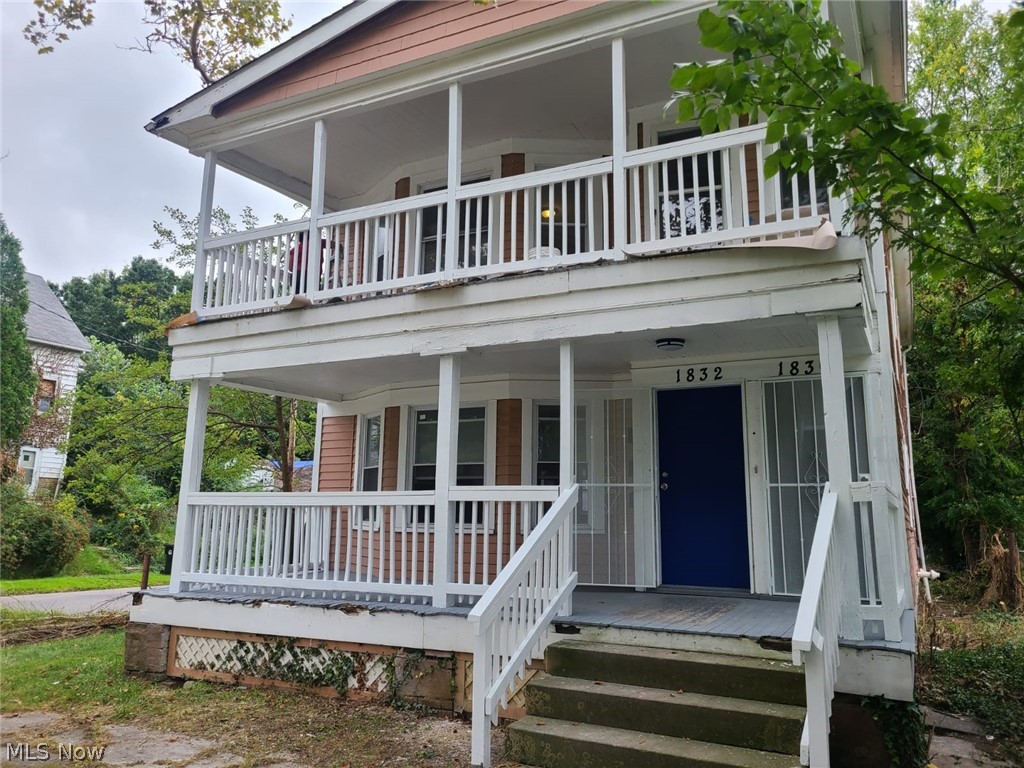 Investors!
Triplex with two occupied units leased until February 2025.
Third floor requires city inspection to energize power.
Out of respect for Tenants, no showings until accepted offer please.
