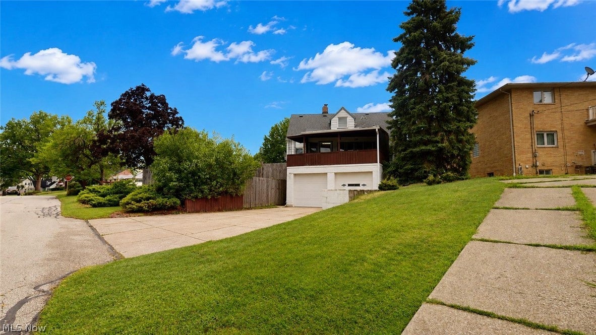 8423 Greenlawn Avenue