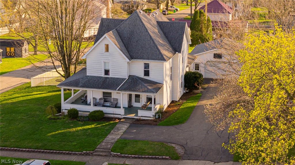 Photo of 406 W Main Street, Sugarcreek, OH 44681 (MLS # 5199705)